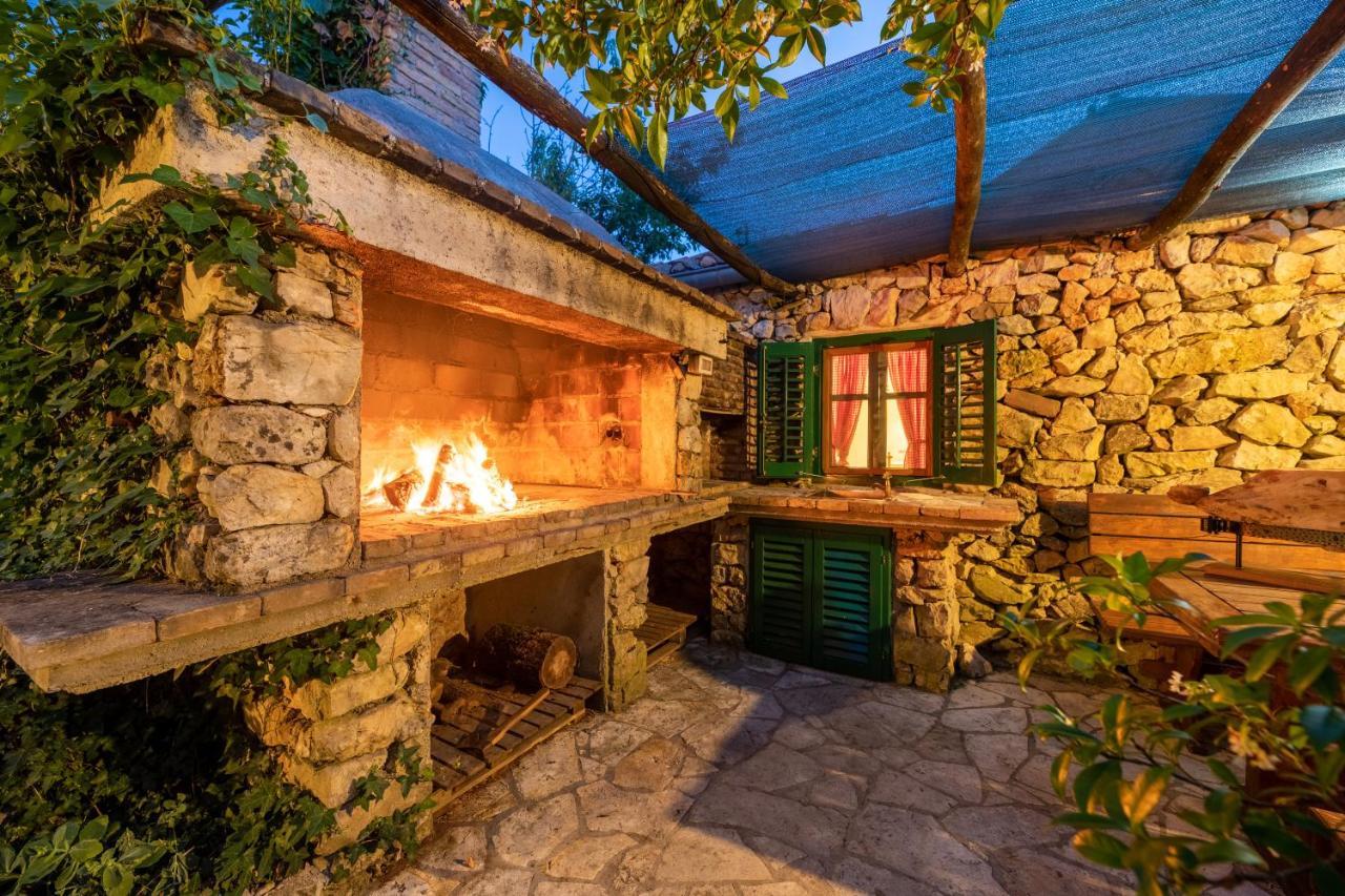 Lindraze Villa *