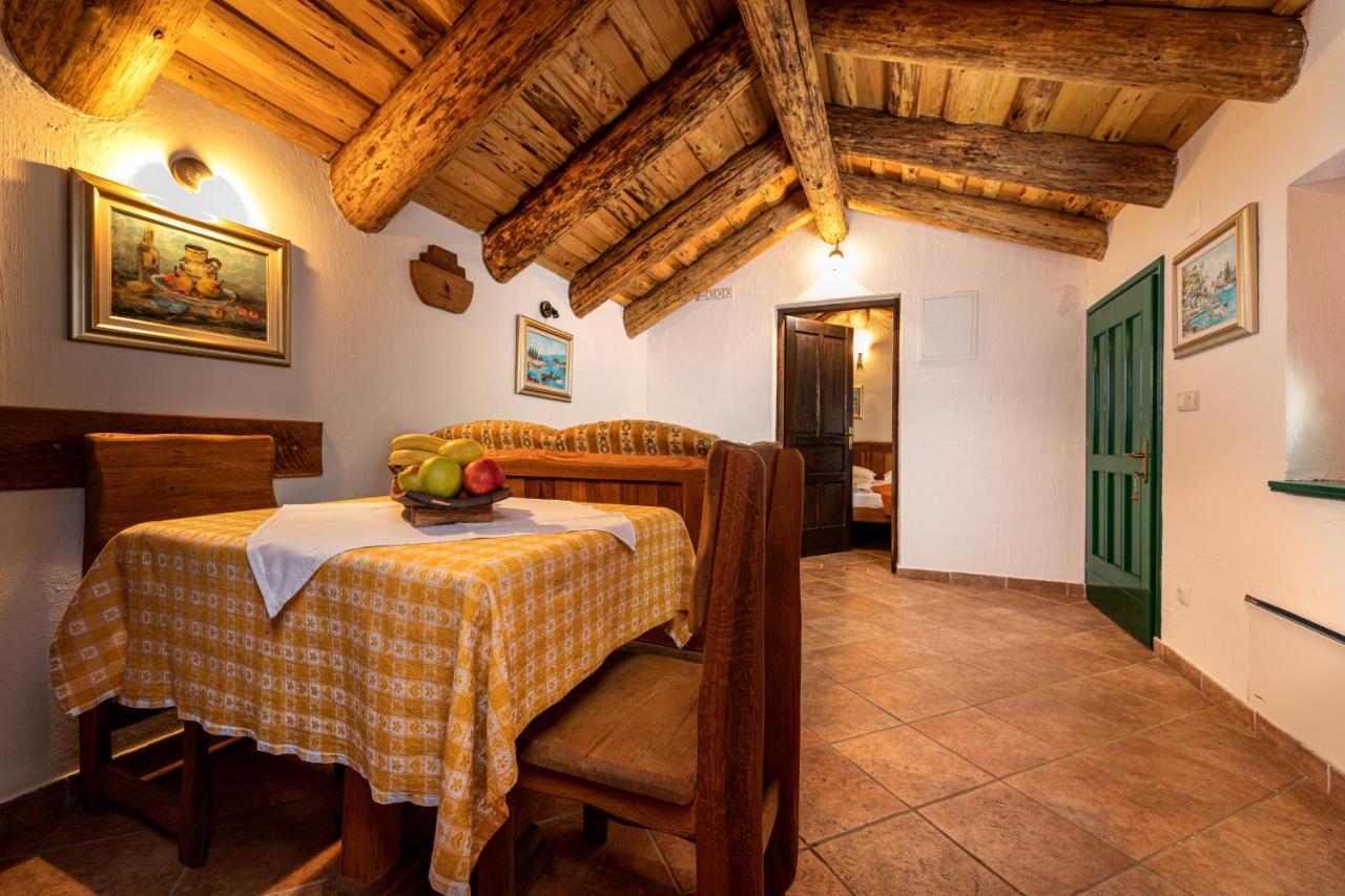 Lindraze Vila Dobrinj
